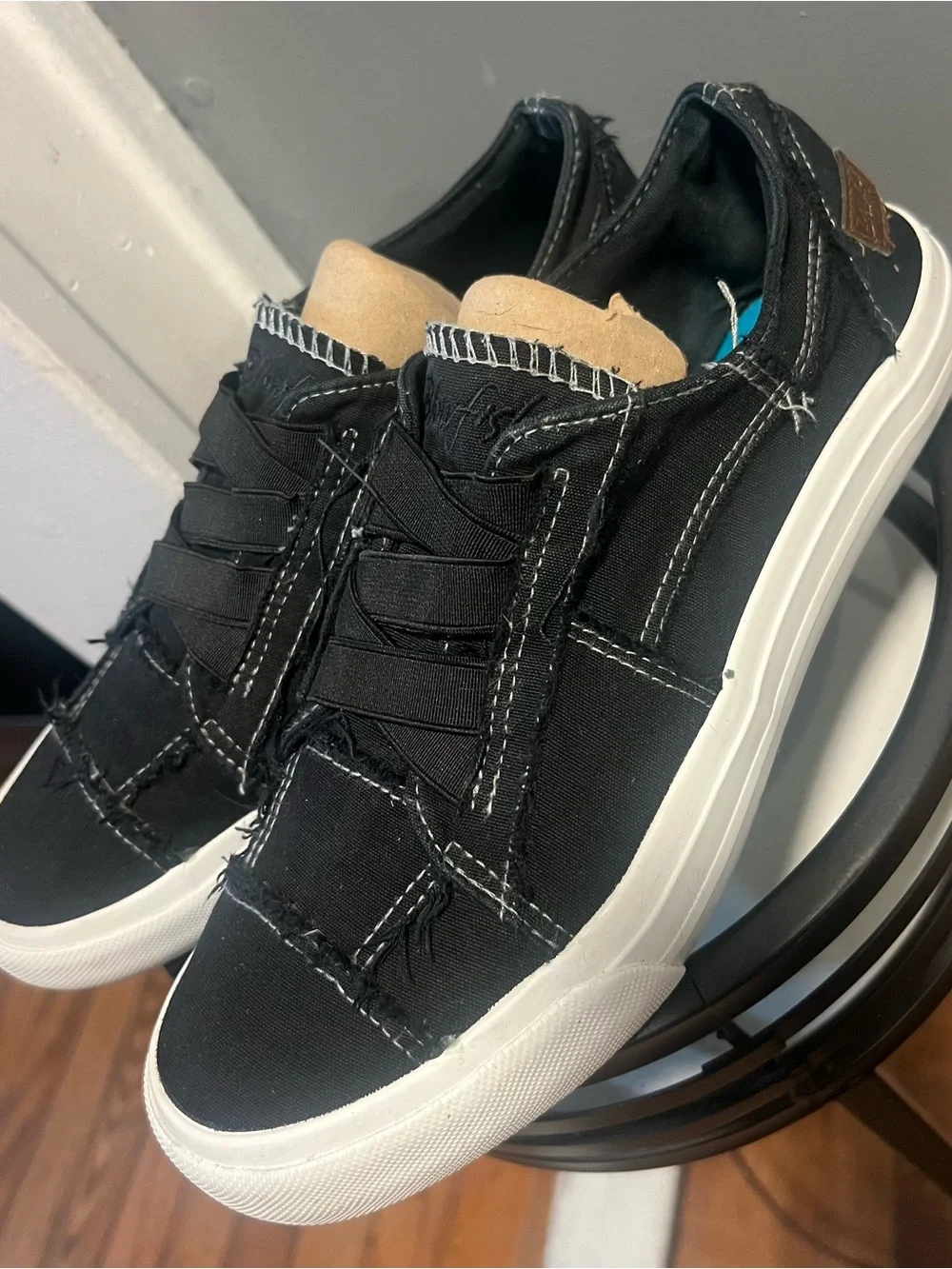 Blowfish Malibu Black Canvas Slip-On Sneakers with White Sole size 8